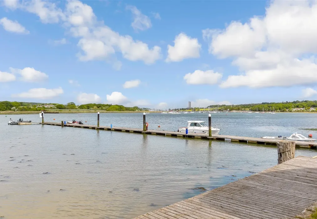 Surrounding Area - Mill Lane, Binfield, Newport, Isle of Wight - Wards of Kent