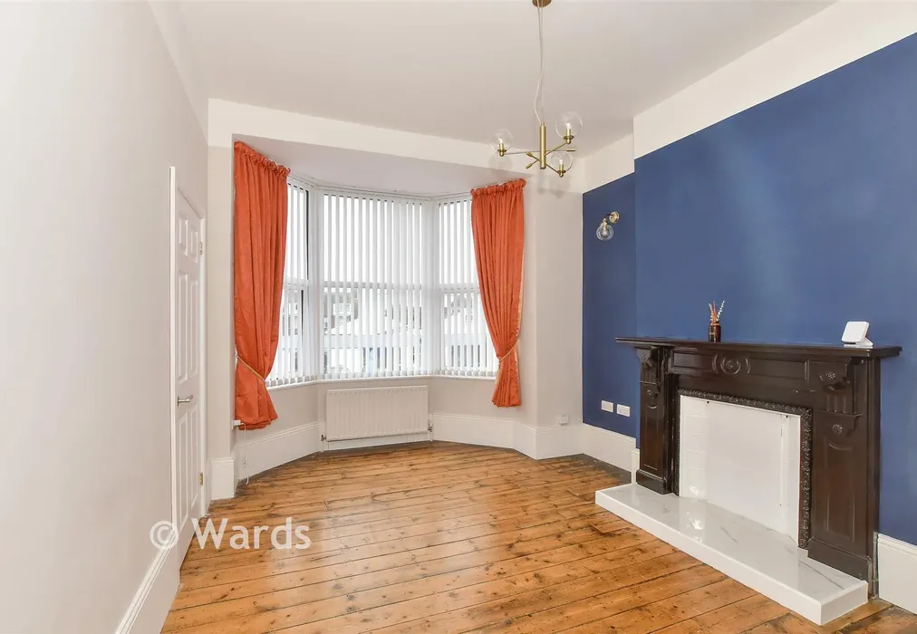 Lounge/Diner - Sea Street, Herne Bay, Kent - Wards of Kent