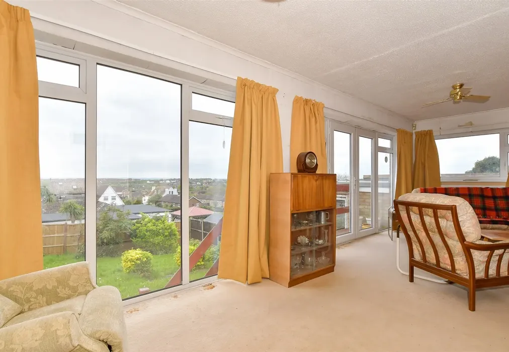 Lounge - Queenborough Drive, Minster-On-Sea, Sheerness, Kent - Wards of Kent