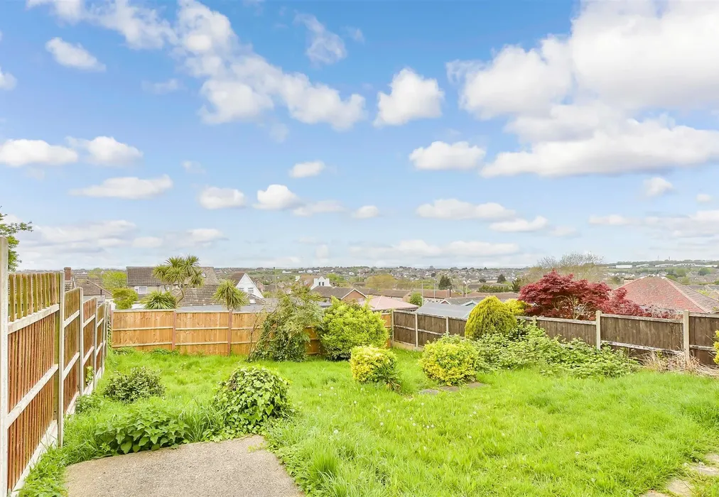 Rear Garden - Queenborough Drive, Minster-On-Sea, Sheerness, Kent - Wards of Kent
