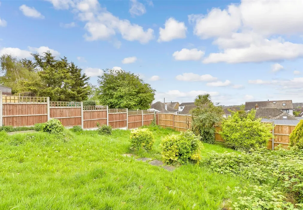 Rear Garden - Queenborough Drive, Minster-On-Sea, Sheerness, Kent - Wards of Kent