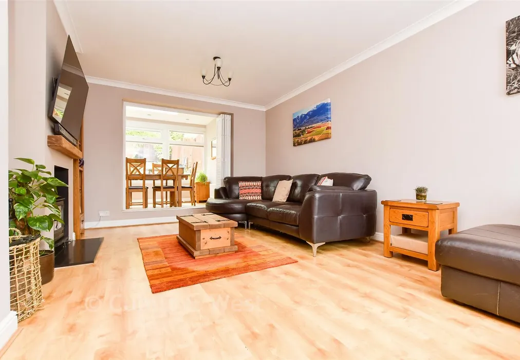 Lounge - Blackthorn Road, Reigate, Surrey - Wards of Kent