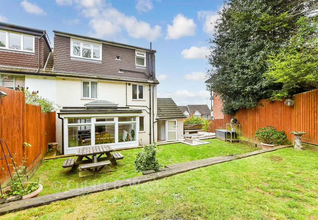 Rear Garden - Blackthorn Road, Reigate, Surrey - Wards of Kent