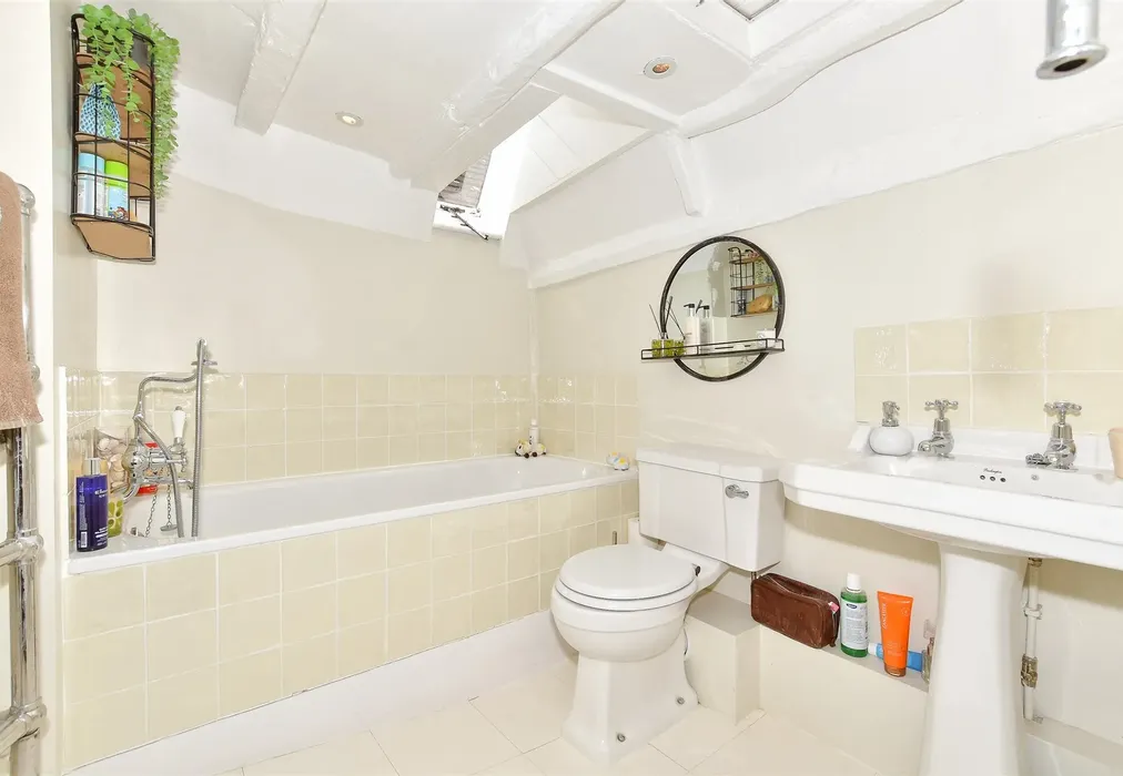 Bathroom - Romford Road, Pembury, Tunbridge Wells, Kent - Wards of Kent