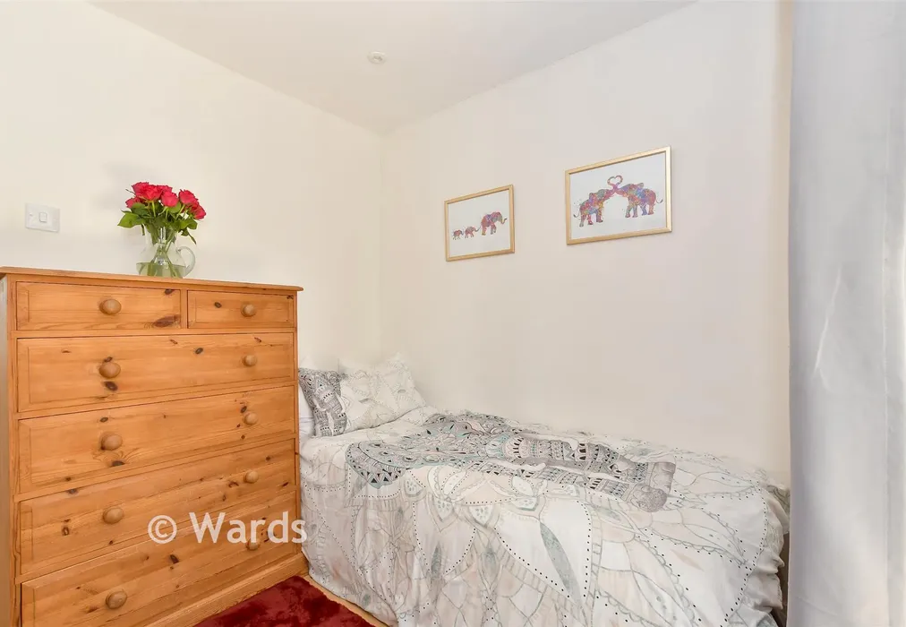 Bedroom 2 - Wayside Avenue, Tenterden, Kent - Wards of Kent
