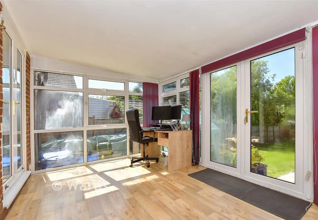 Conservatory - Wayside Avenue, Tenterden, Kent - Wards of Kent