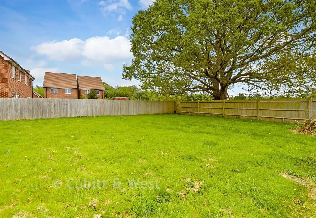 Communal Gardens - Peckham Chase, Eastergate, Chichester, West Sussex - Wards of Kent