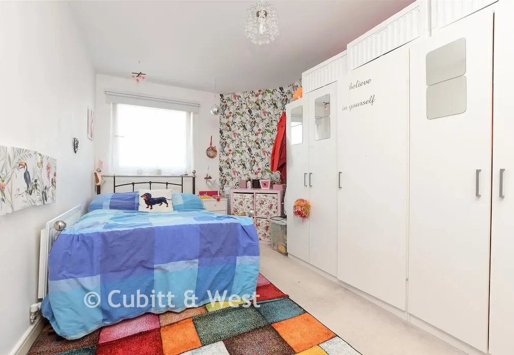 Bedroom 1 - Yoxall Mews, Redhill, Surrey - Wards of Kent