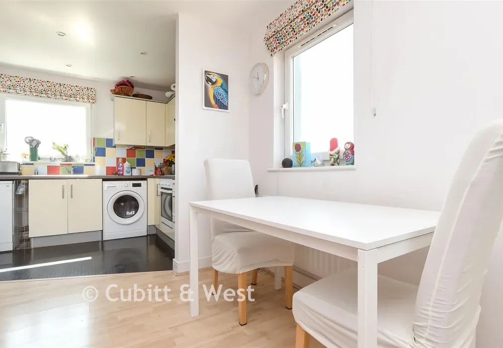 Dining Area - Yoxall Mews, Redhill, Surrey - Wards of Kent