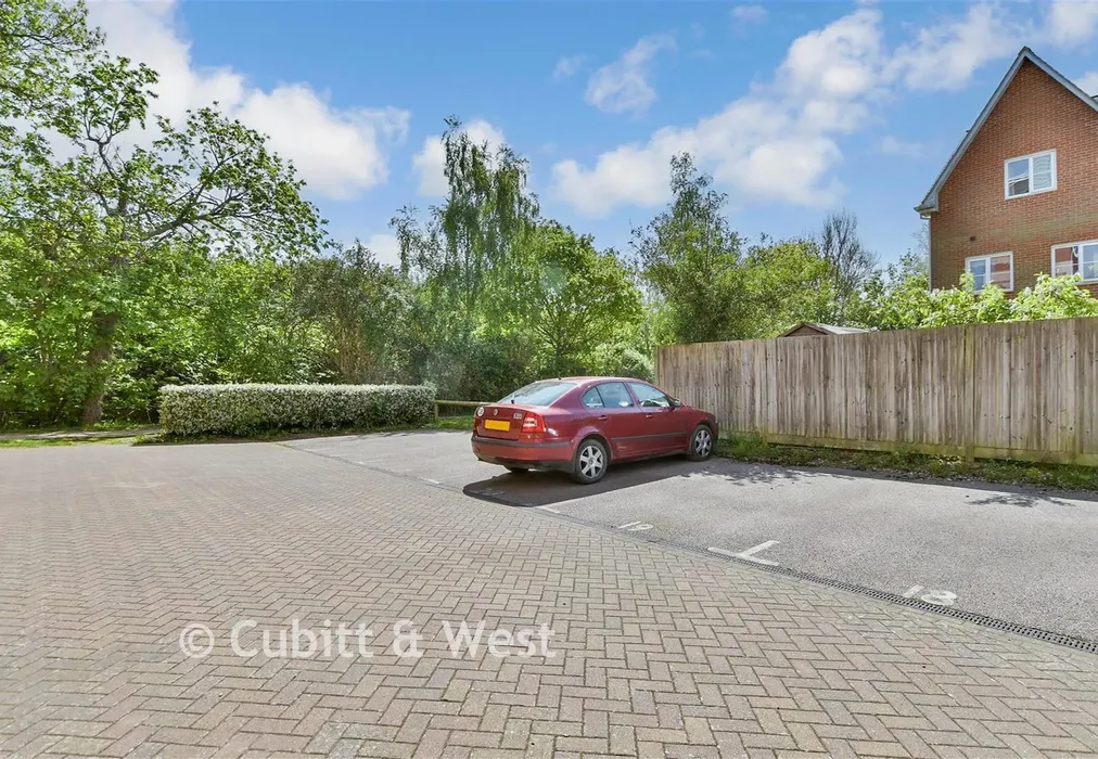 Driveway/Parking - Yoxall Mews, Redhill, Surrey - Wards of Kent