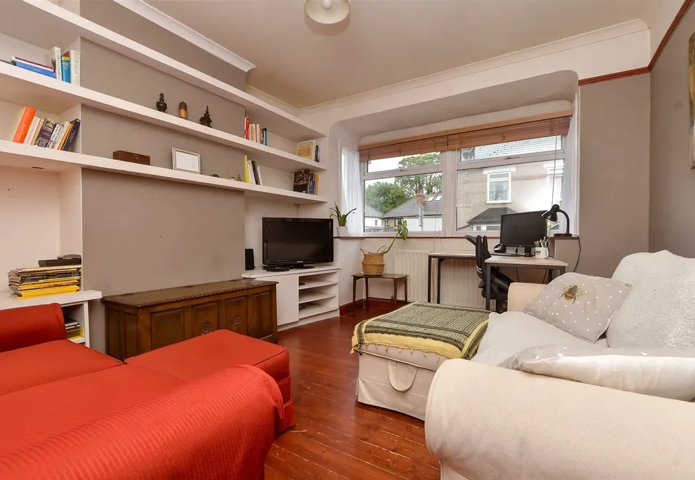 Living Room - Caledon Road, Wallington, Surrey - Wards of Kent