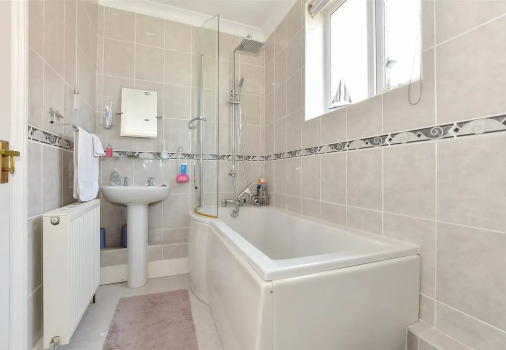 Bathroom - Westbrook Avenue, Margate, Kent - Wards of Kent