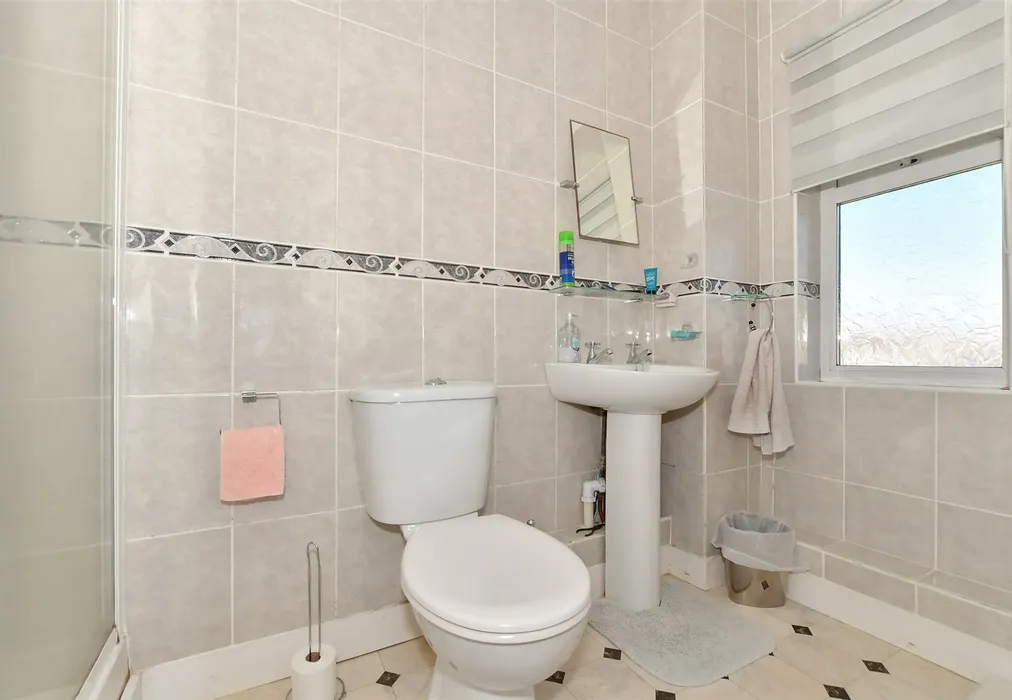 En-Suite Shower Room - Westbrook Avenue, Margate, Kent - Wards of Kent