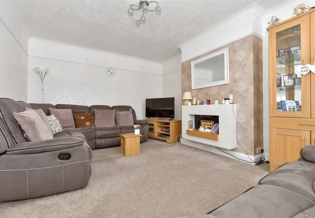 Lounge - Westbrook Avenue, Margate, Kent - Wards of Kent