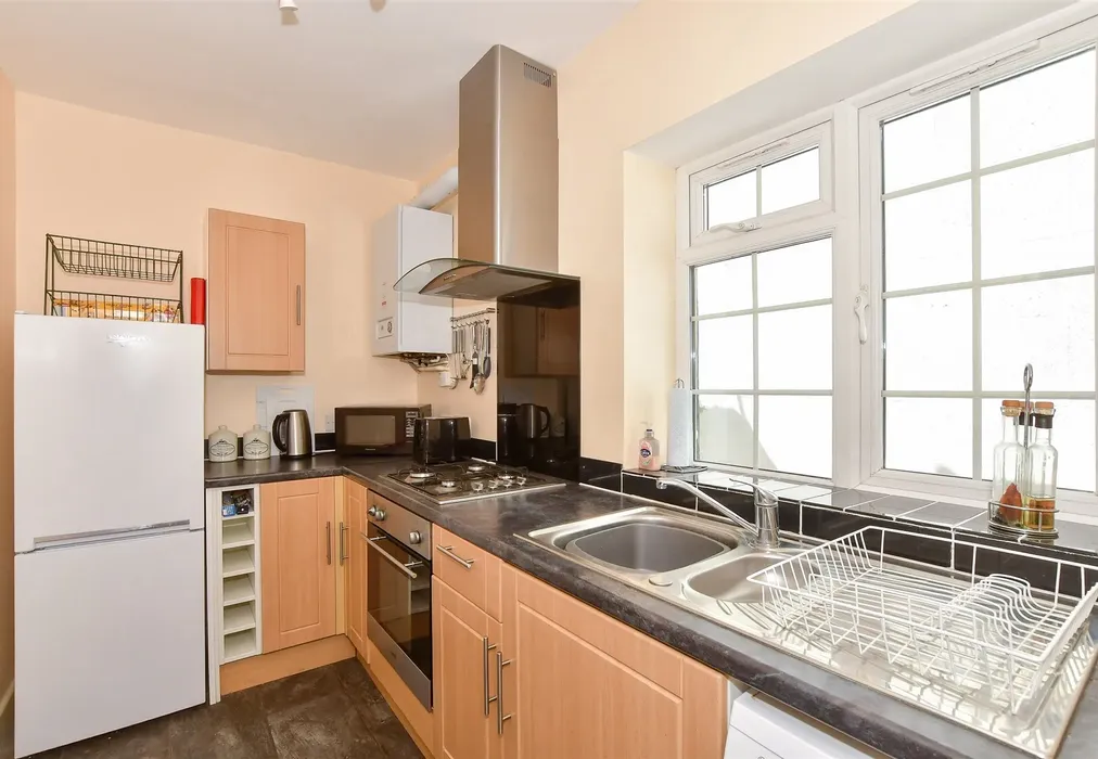 Kitchen - North Barrack Road, Walmer, Deal, Kent - Wards of Kent