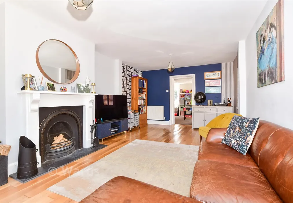 Lounge - Pheasant Lane, Maidstone, Kent - Wards of Kent