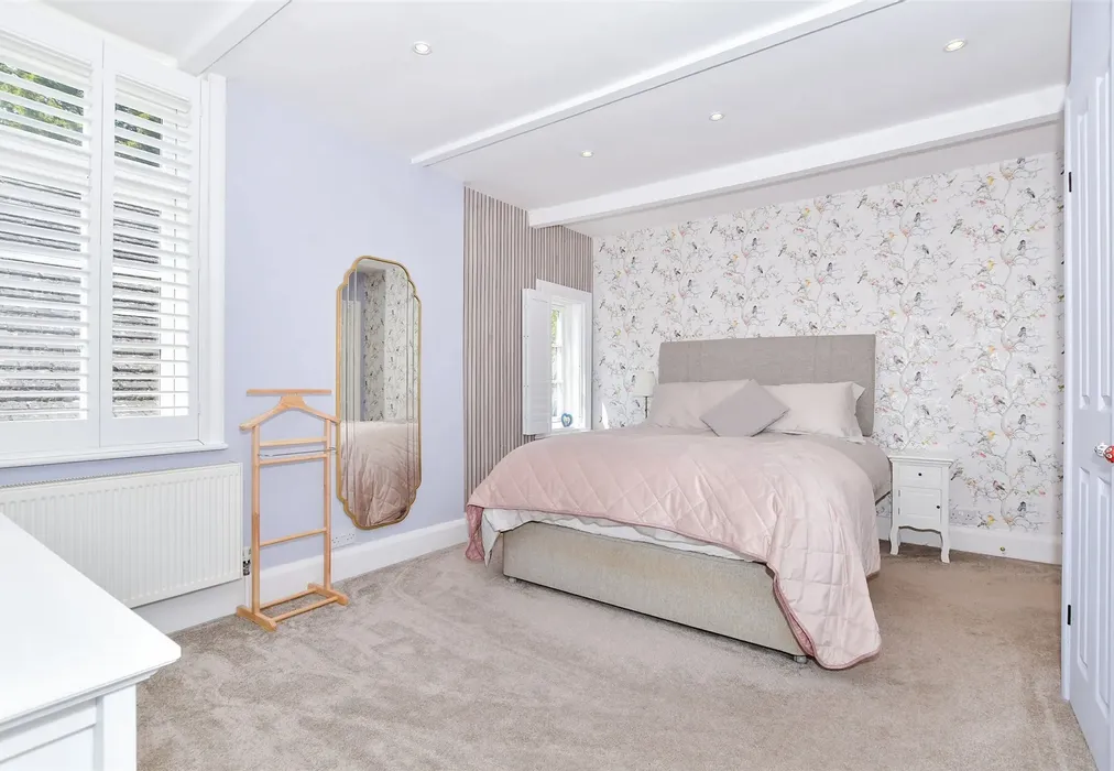 Bedroom 1 - Pheasant Lane, Maidstone, Kent - Wards of Kent