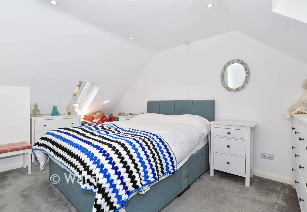 Annexe Bedroom - Pheasant Lane, Maidstone, Kent - Wards of Kent