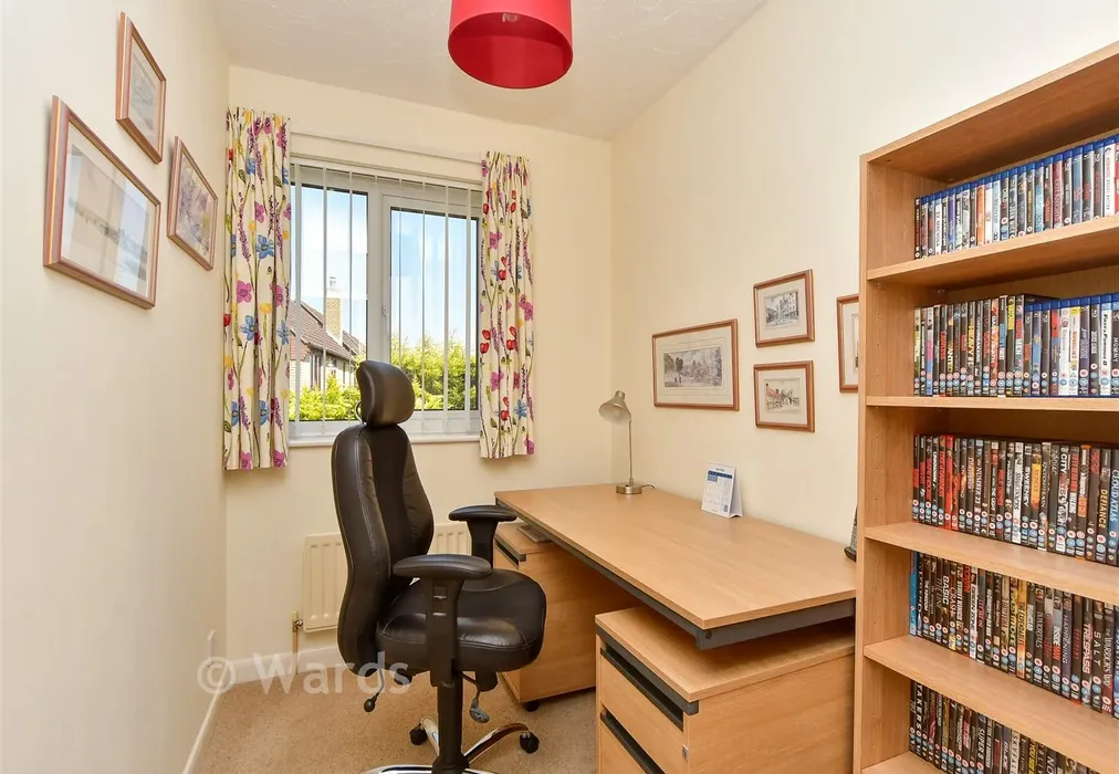 Bedroom 3 - Howlsmere Close, Halling, Rochester, Kent - Wards of Kent