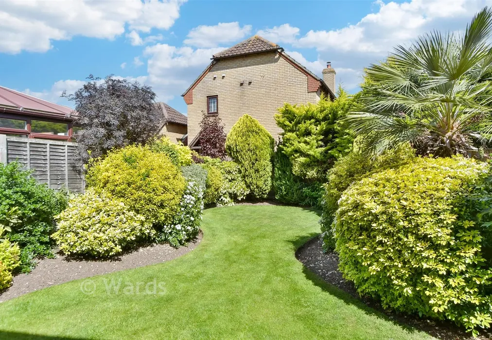 Rear Garden - Howlsmere Close, Halling, Rochester, Kent - Wards of Kent