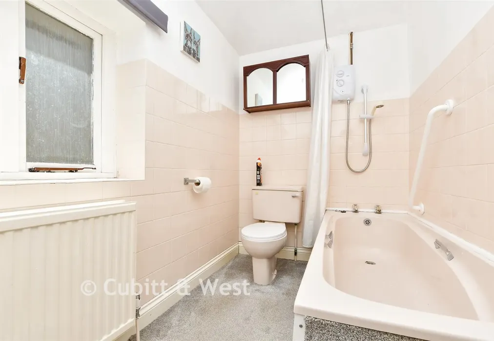 Bathroom - Glebe Road, Cuckfield, Haywards Heath, West Sussex - Wards of Kent