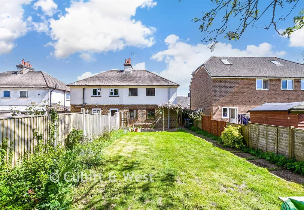 Rear Garden - Glebe Road, Cuckfield, Haywards Heath, West Sussex - Wards of Kent