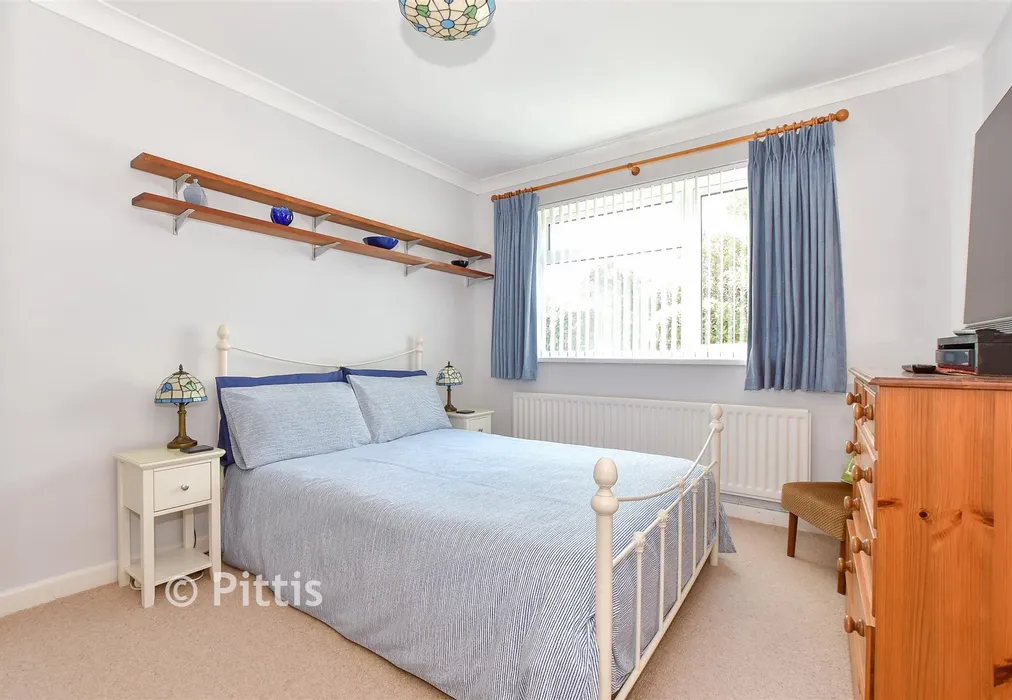 Bedroom 3 - St. Faith's Road, Cowes, Isle of Wight - Wards of Kent