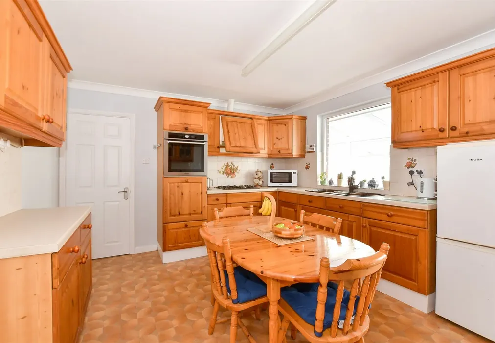 Kitchen/ Dining Room - St. Faith's Road, Cowes, Isle of Wight - Wards of Kent
