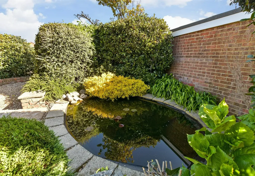 External Feature - St. Faith's Road, Cowes, Isle of Wight - Wards of Kent