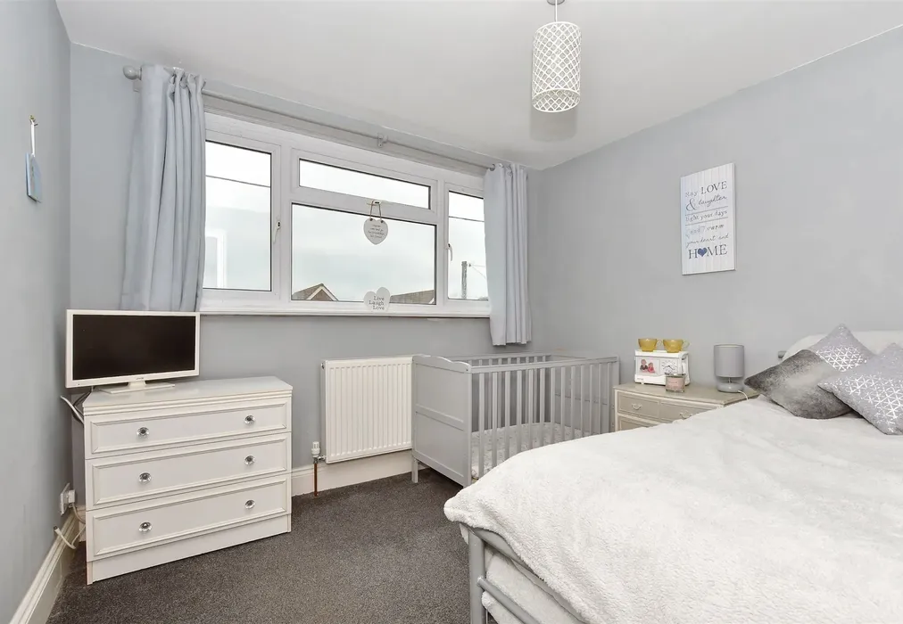 Bedroom 2 - Merritt Road, Greatstone, New Romney, Kent - Wards of Kent