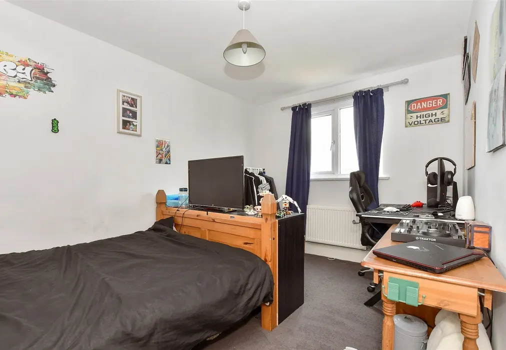 Bedroom 4 - Merritt Road, Greatstone, New Romney, Kent - Wards of Kent