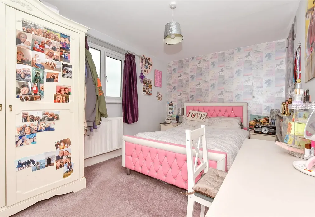 Bedroom 3 - Merritt Road, Greatstone, New Romney, Kent - Wards of Kent