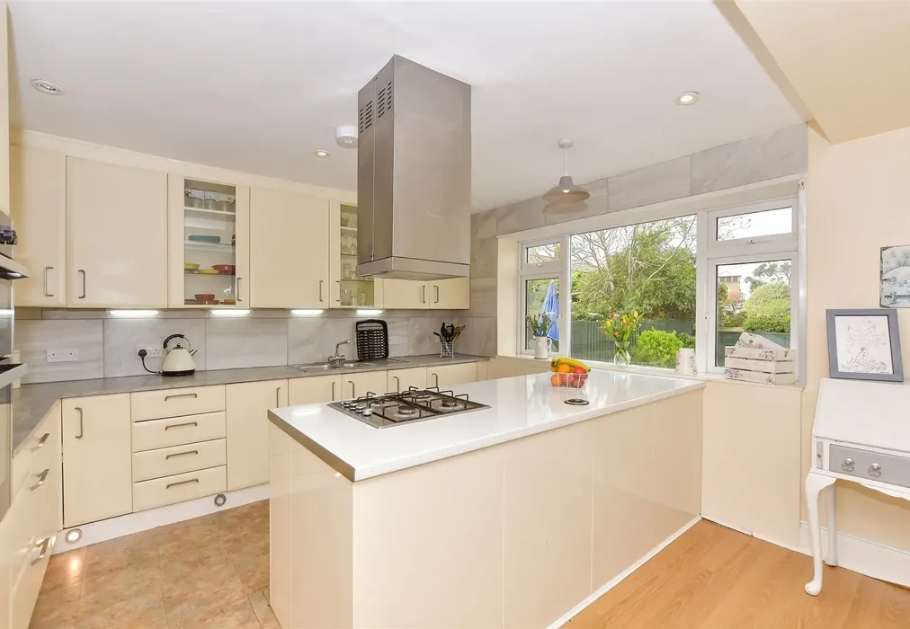 Kitchen/Diner - Merritt Road, Greatstone, New Romney, Kent - Wards of Kent
