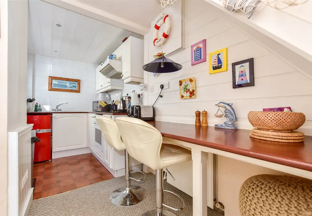 Kitchen - Bridge Road, Deal, Kent - Wards of Kent