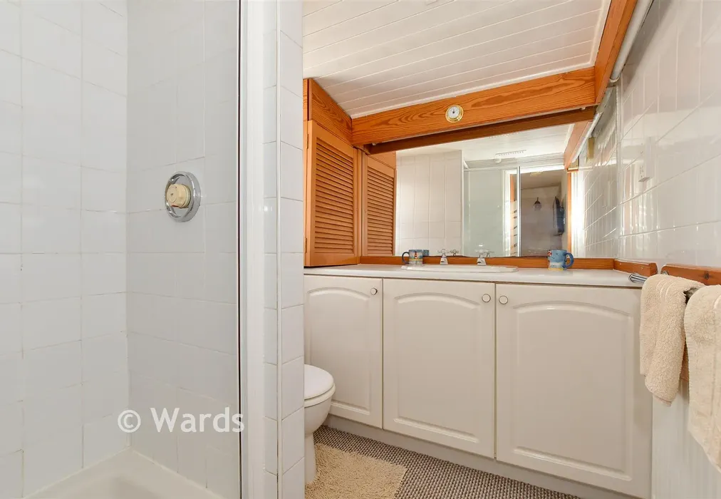 Shower Room - Bridge Road, Deal, Kent - Wards of Kent