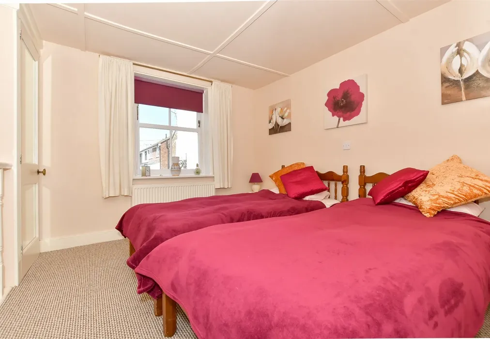 Bedroom - Bridge Road, Deal, Kent - Wards of Kent