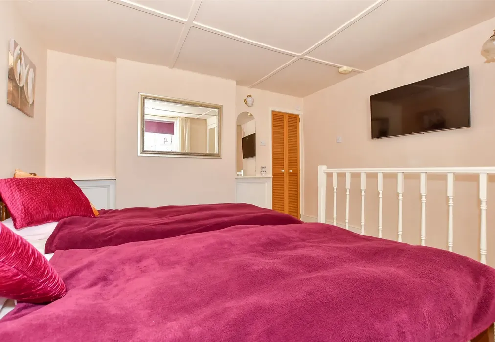 Bedroom - Bridge Road, Deal, Kent - Wards of Kent