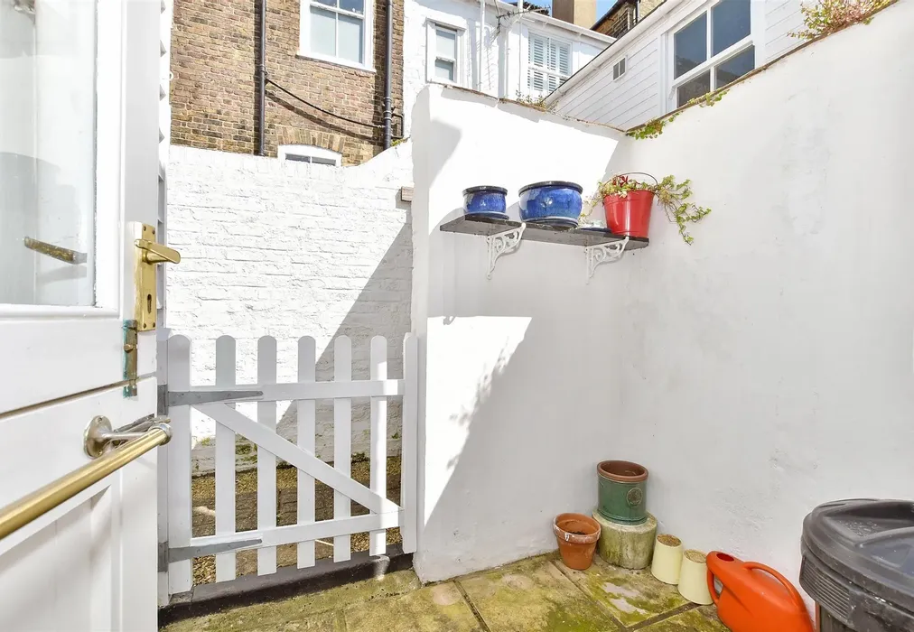 Rear Garden - Bridge Road, Deal, Kent - Wards of Kent