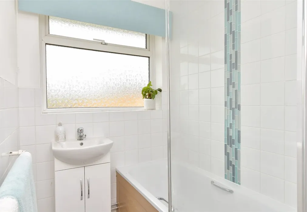 Bathroom - Sadler Way, Brighton, East Sussex - Wards of Kent