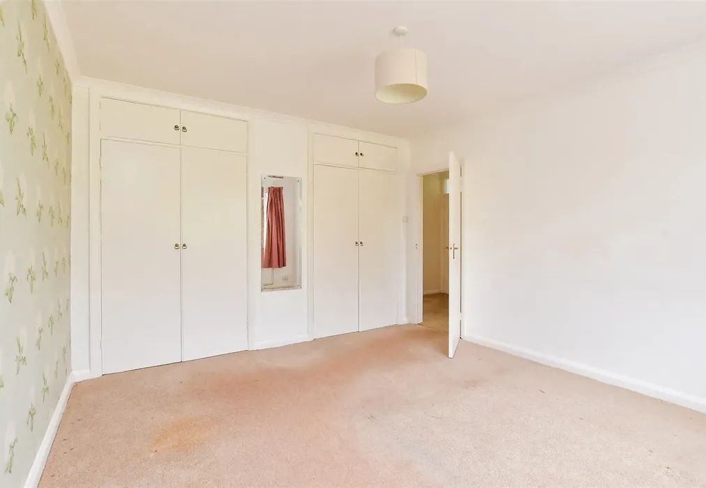 Bedroom 1 - Sadler Way, Brighton, East Sussex - Wards of Kent