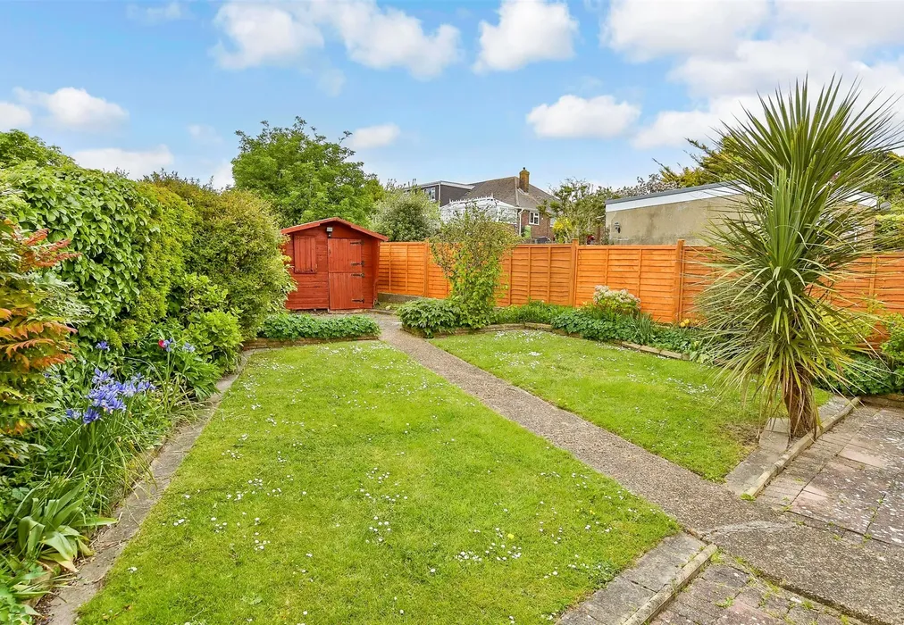 Rear Garden - Sadler Way, Brighton, East Sussex - Wards of Kent