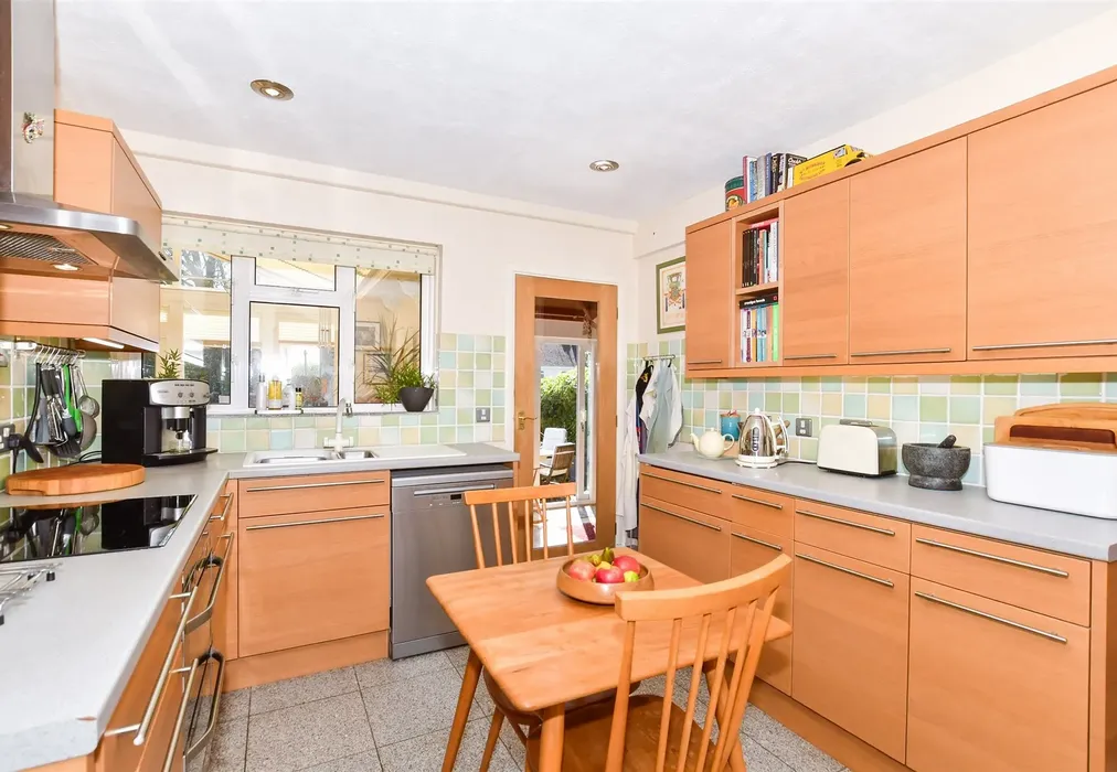 Kitchen - Shirley Way, Bearsted, Maidstone, Kent - Wards of Kent