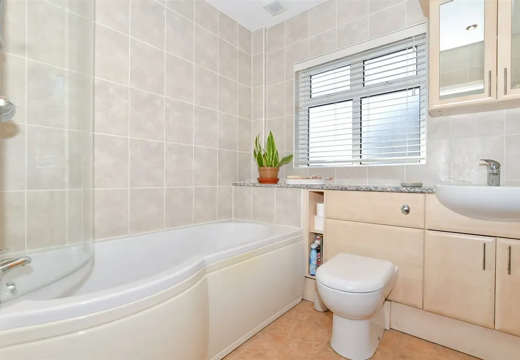 Bathroom - Shirley Way, Bearsted, Maidstone, Kent - Wards of Kent