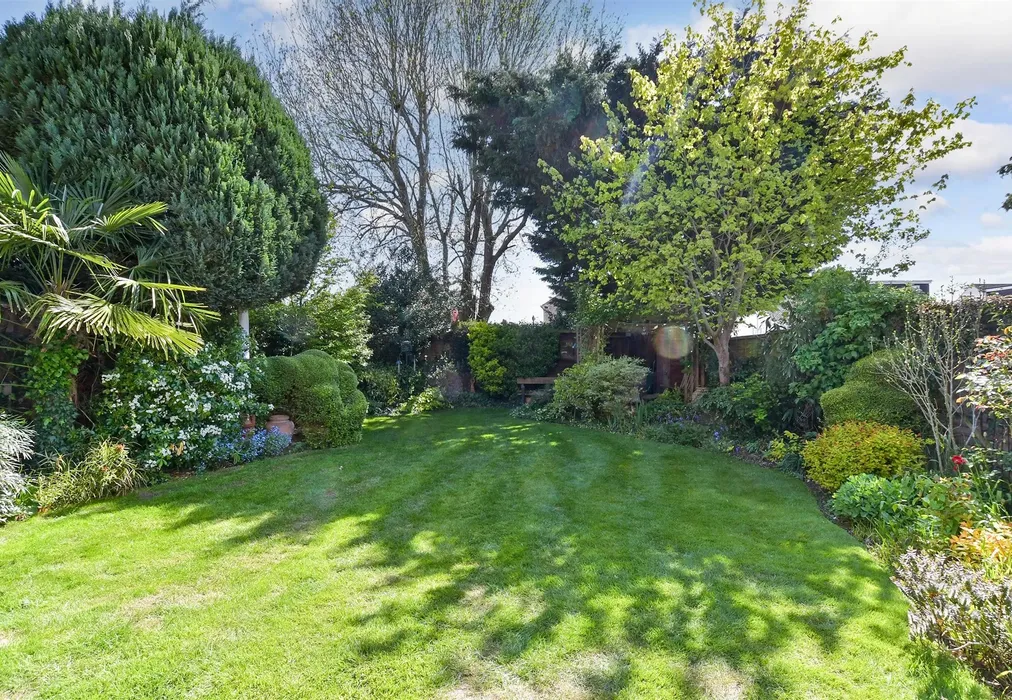 Rear Garden - Shirley Way, Bearsted, Maidstone, Kent - Wards of Kent