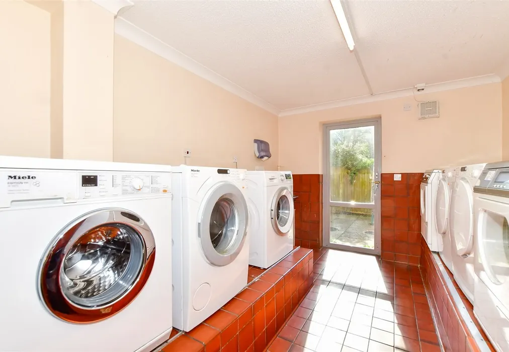 Internal Feature - Cedar Road, Sutton, Surrey - Wards of Kent