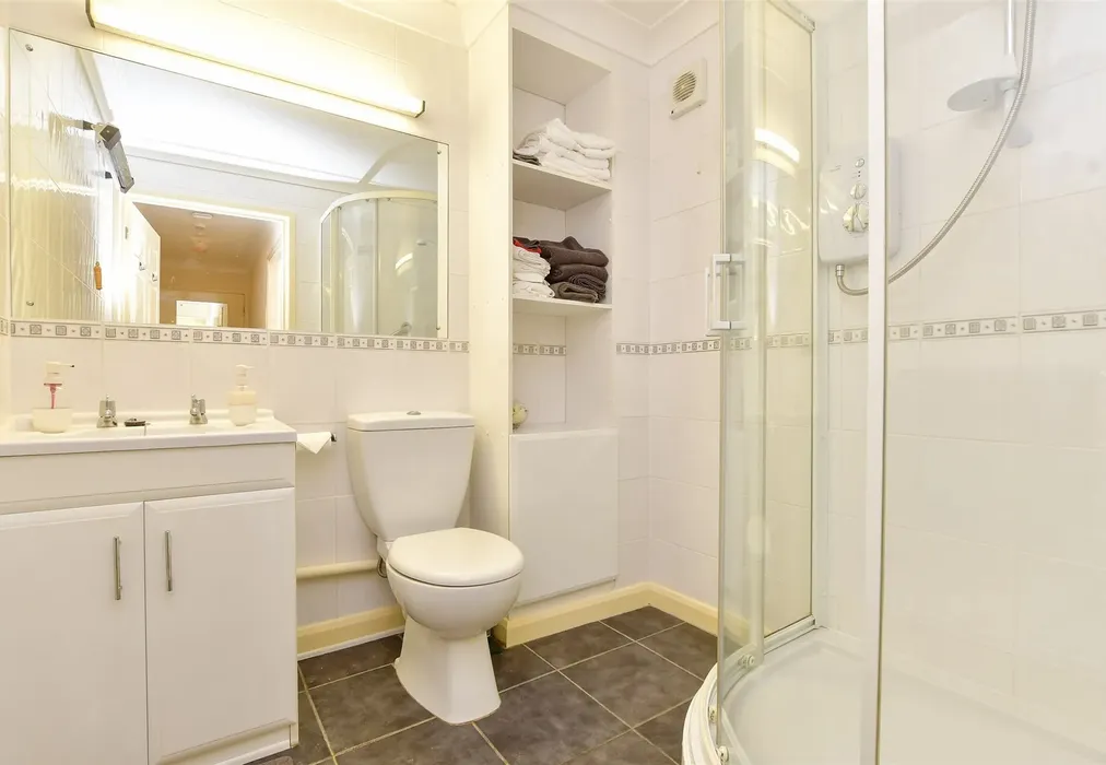 Shower Room - Cedar Road, Sutton, Surrey - Wards of Kent
