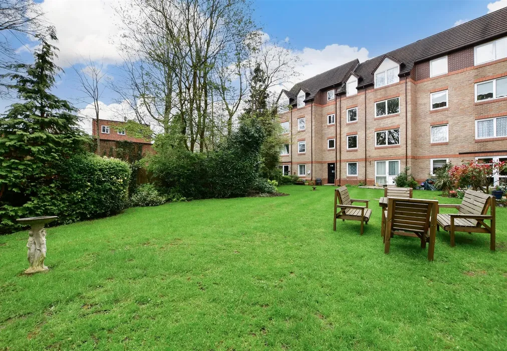 Communal Gardens - Cedar Road, Sutton, Surrey - Wards of Kent