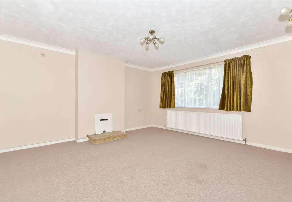 Lounge - The Street, West Hougham, Kent - Wards of Kent
