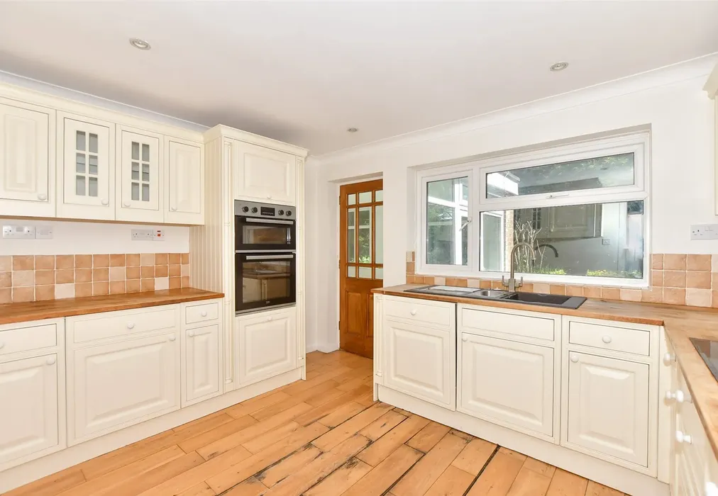 Kitchen - The Street, West Hougham, Kent - Wards of Kent