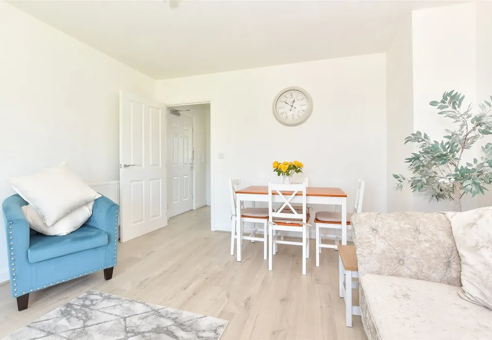 Lounge - Maycock Place, Hythe, Kent - Wards of Kent